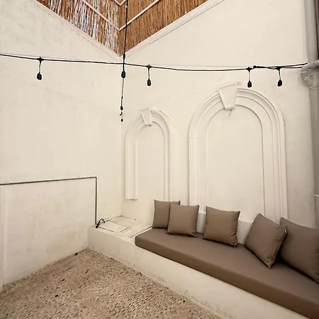 Elos 호텔 Eskiomerler